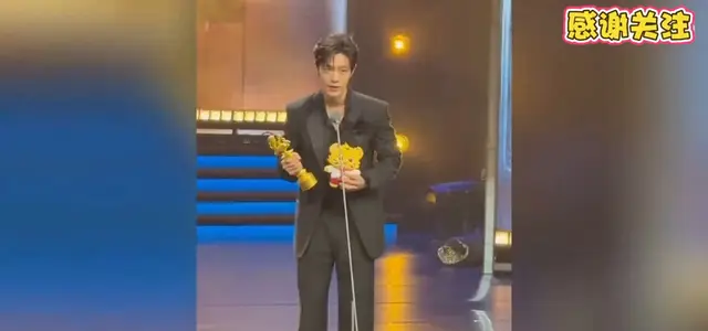 肖战凭《得闲谨制》获第33届北京大学生电影节最受大学生欢迎年度男演员 | 细节速览