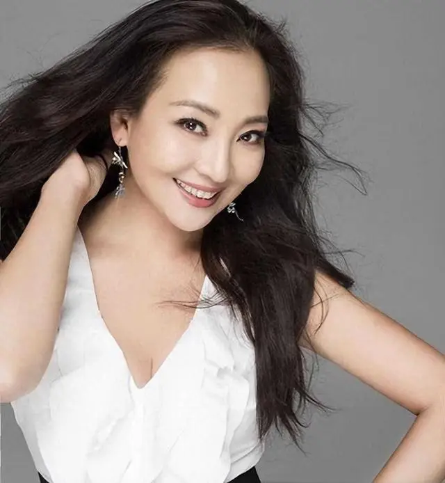 马羚《余烬》入围北影节天坛奖，隐忍婚姻12年与母子三代真实日常 | 细节速览