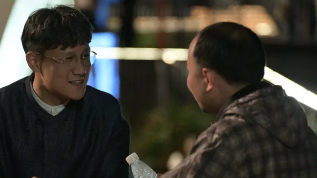 向修远三重身份曝光：文质彬彬叔父、E先生、滨海走私链操盘手 | 资讯配图