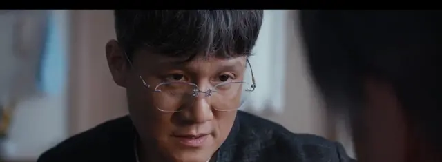 向修远三重身份曝光：文质彬彬叔父、E先生、滨海走私链操盘手 | 细节速览