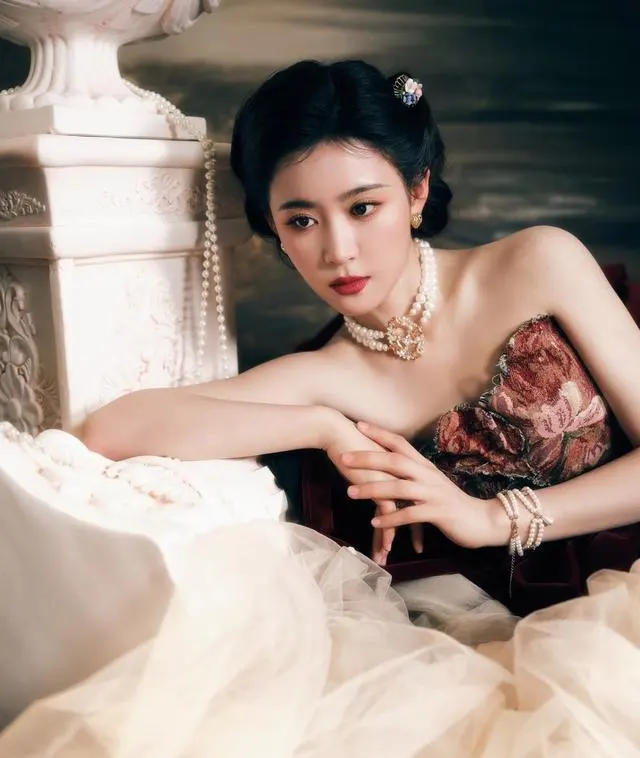 翟一莹等四位短剧高产女主年均20+部引观众审美疲劳 | 资讯配图