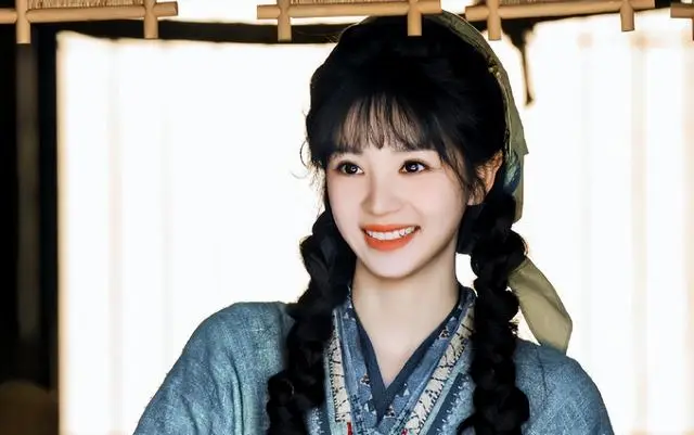 曹晏宁《逐玉》宁娘后二搭张凌赫出演《归鸢》女帝阿茵：从古礼细节到朝堂气场的跃迁 | 情报图