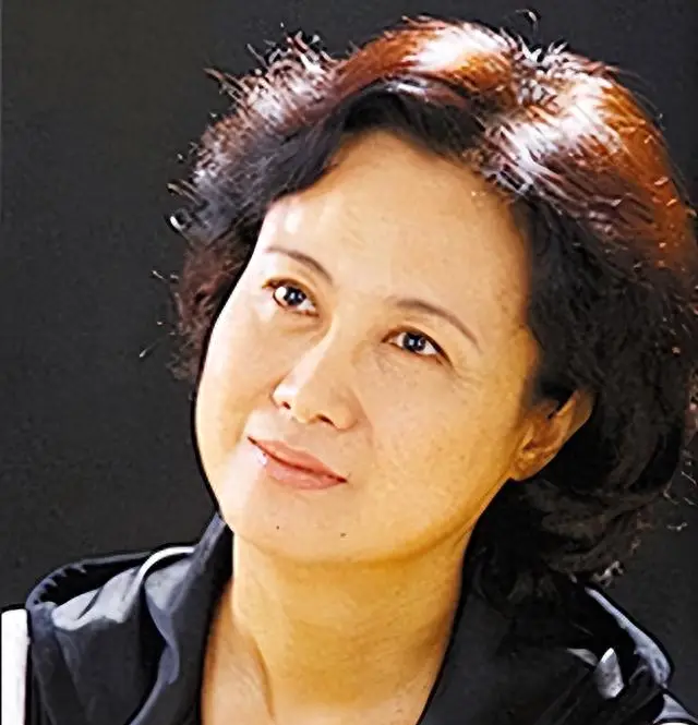 柏寒临终托孤海清：31岁儿子韩青与《媳妇的美好时代》幕后实录 | 细节速览