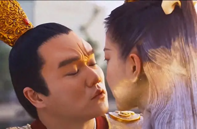 杨戬因误触嫦娥被贬凡间行医，十年后王母携其解石化 | 细节速览